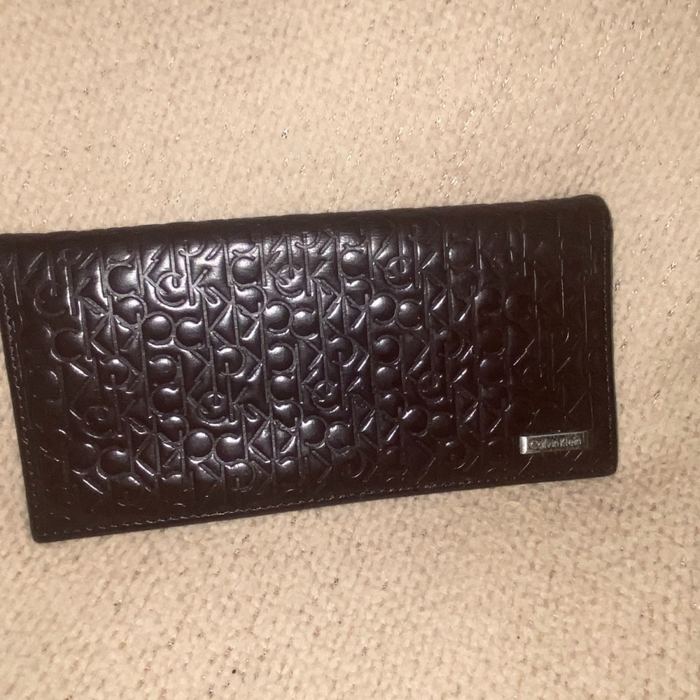 EUC- Beautiful Brown Calvin Klein Wallet - Picture 1 of 5